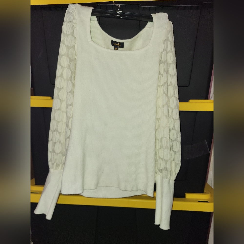 Ontwelfth cream long sleeve  blouse size M